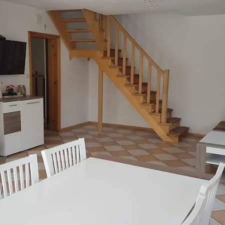 Dom Majowka Holiday home *